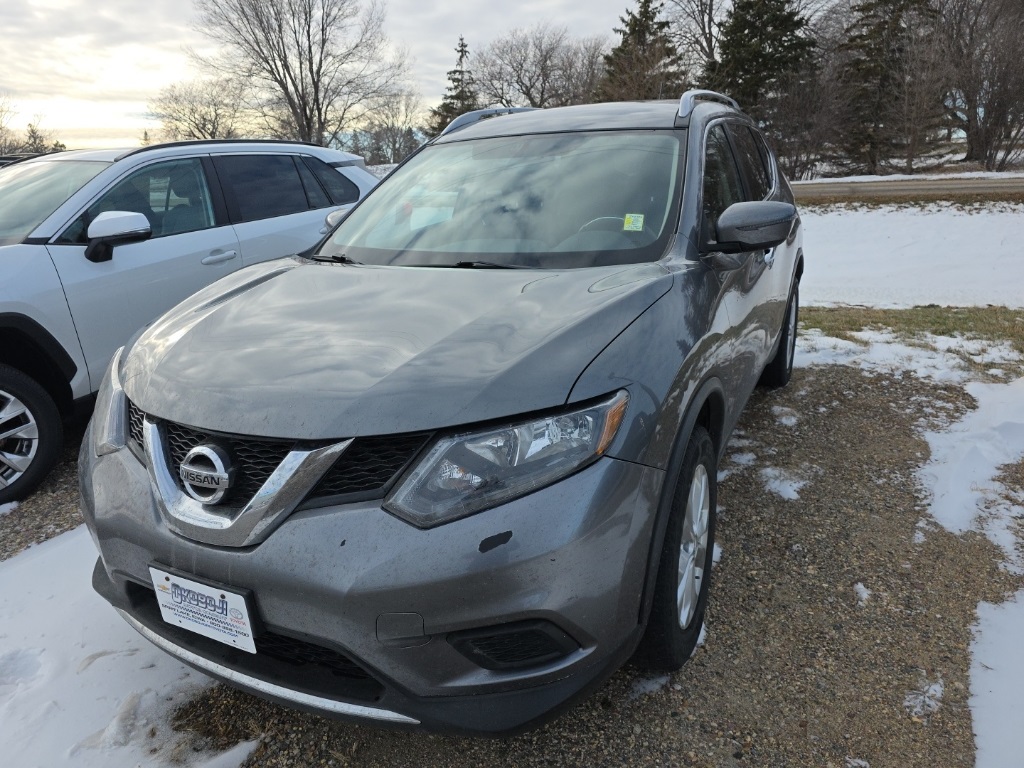 2016 Nissan Rogue SV's photo