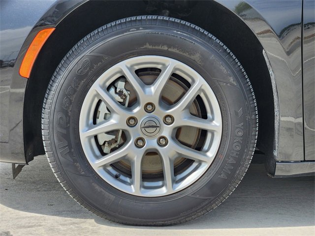 2024 Chrysler Pacifica Touring L photo 7