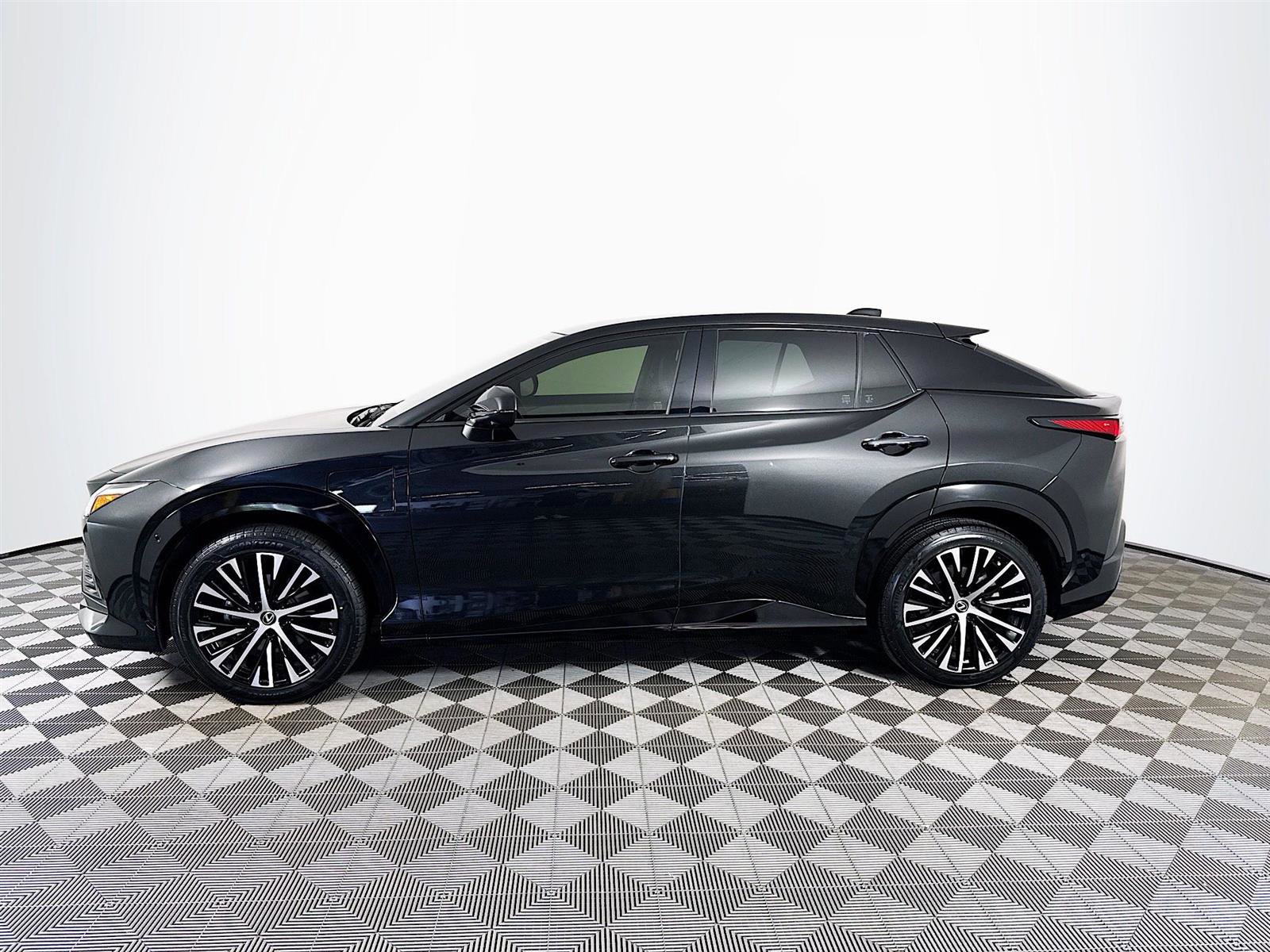 2024 Lexus RZ 450e Premium photo 8