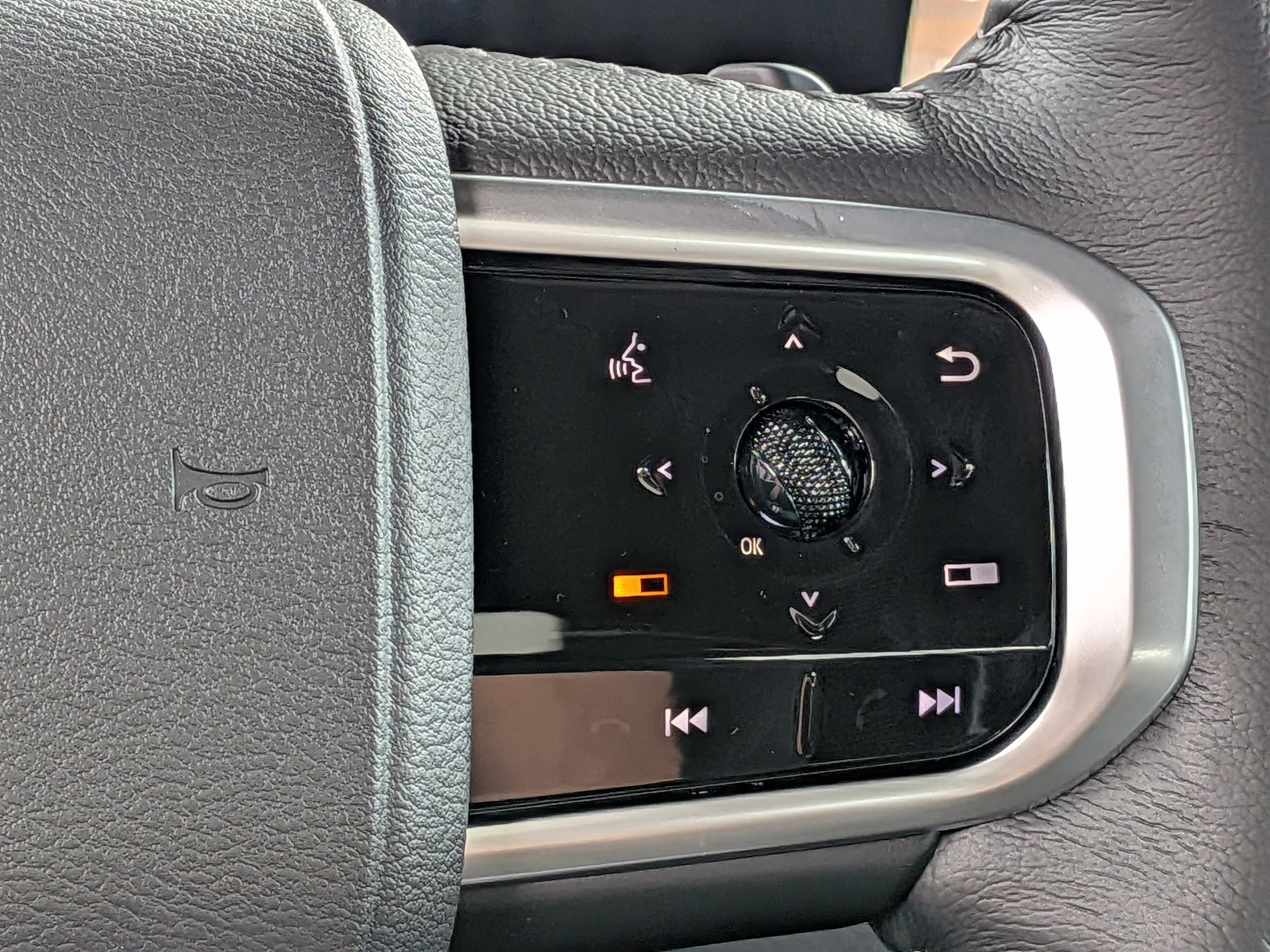2026 Nissan Armada SL photo 24