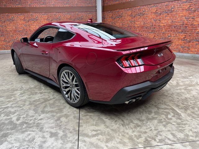 2025 Ford Mustang GT Premium photo 3