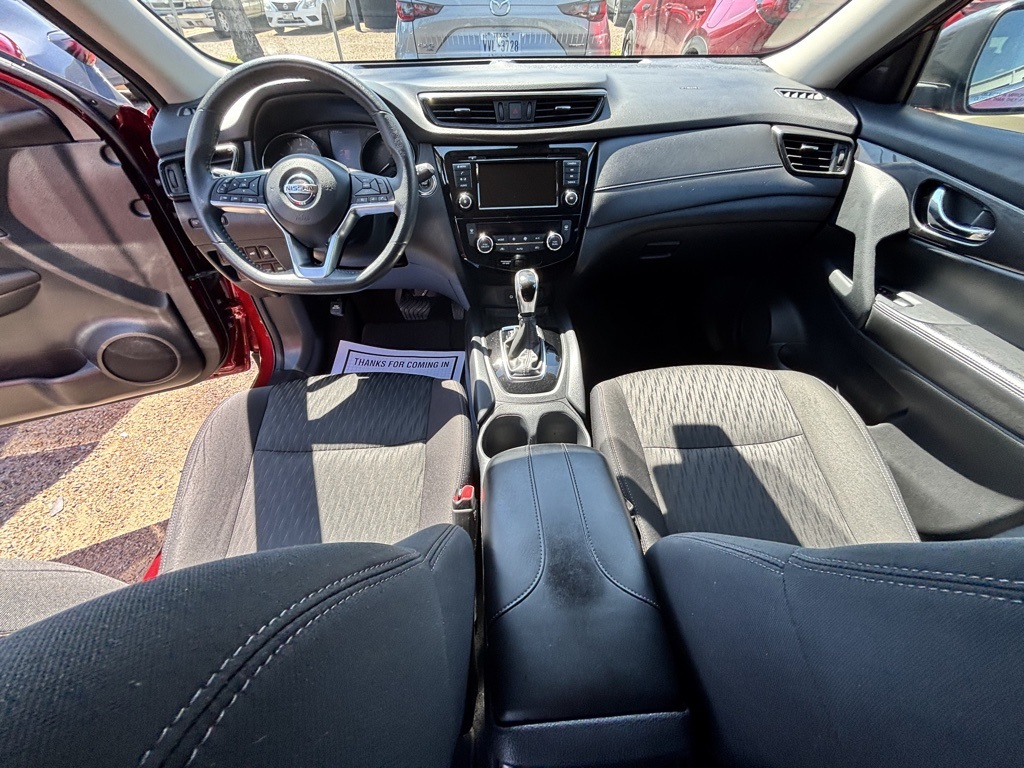 2020 Nissan Rogue SV photo 11
