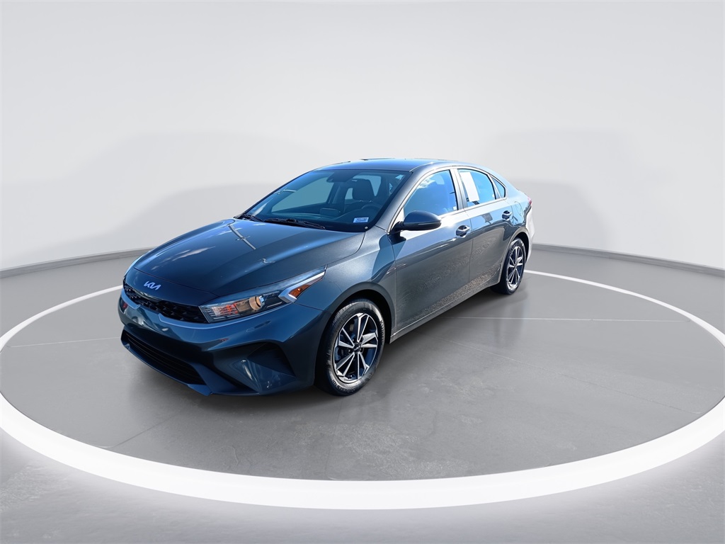 2023 Kia Forte LXS photo 4