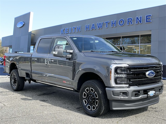 2025 Ford F-350 Super Duty Platinum's photo
