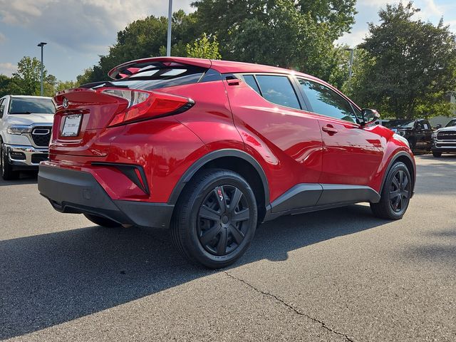 2020 Toyota C-HR XLE photo 2