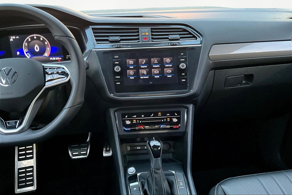 2022 Volkswagen Tiguan SE R-Line Black photo 5