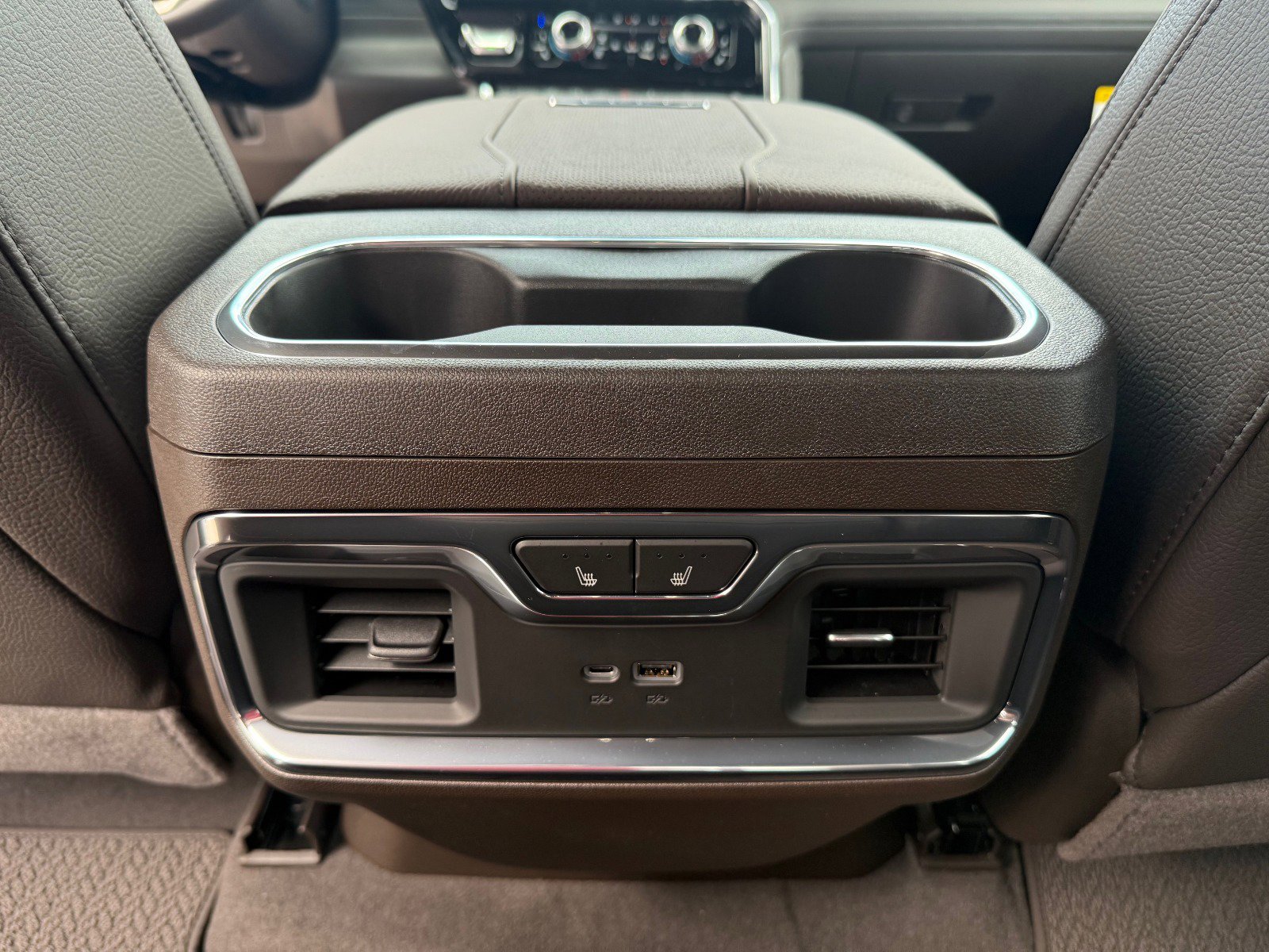 2026 Gmc Sierra 2500 HD Denali photo 11