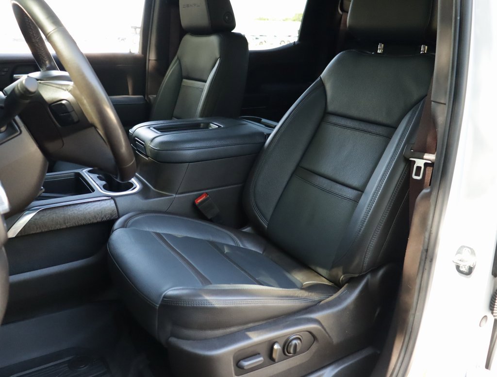 Used 2022 White Frost Tricoat GMC Denali image 23