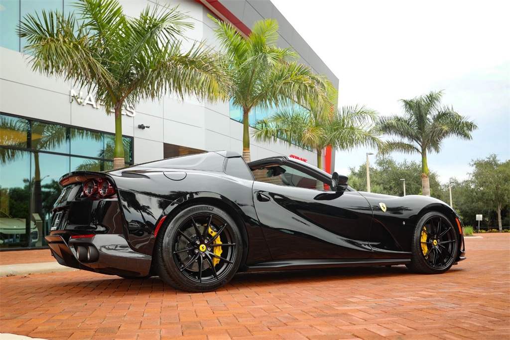 2023 Ferrari 812 GTS Base photo 22