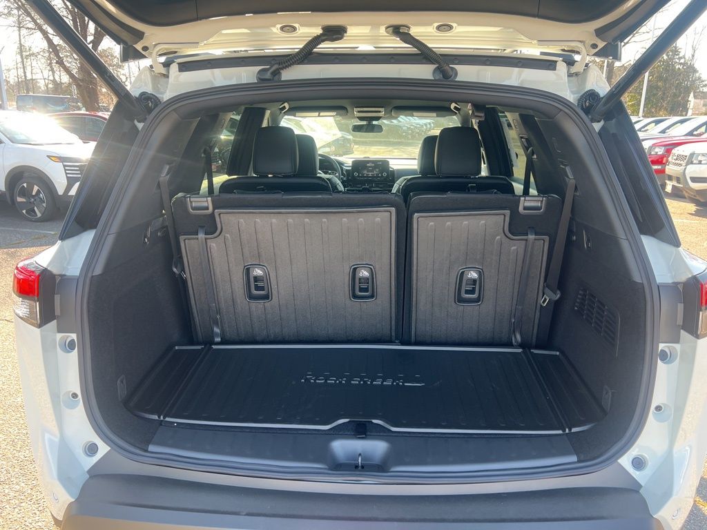 2025 Nissan Pathfinder Rock Creek photo 16
