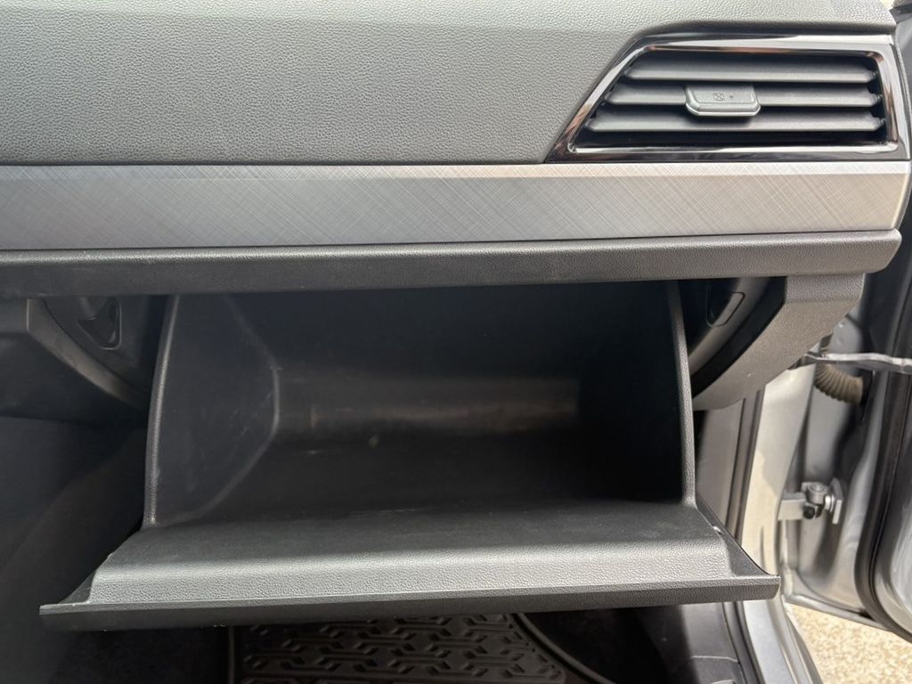2022 Volkswagen Jetta 1.5T SE photo 29
