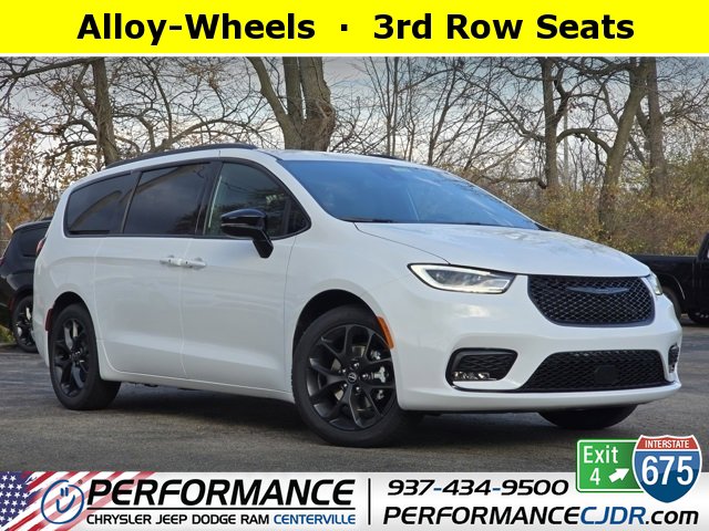 2026 Chrysler Pacifica Select's photo