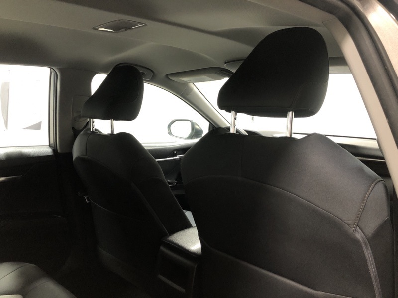 2019 Toyota Camry LE photo 10