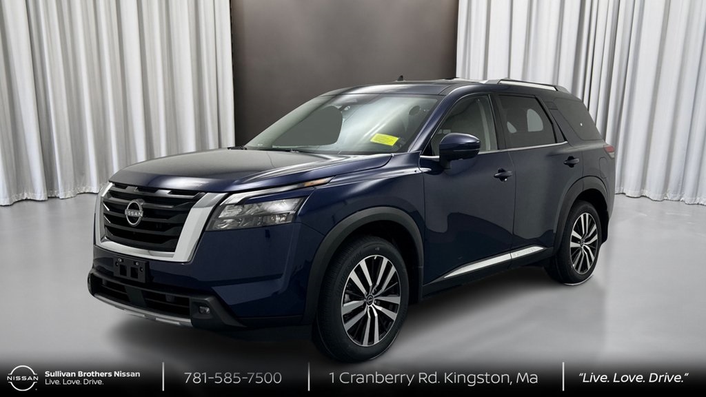 2025 Nissan Pathfinder Platinum's photo