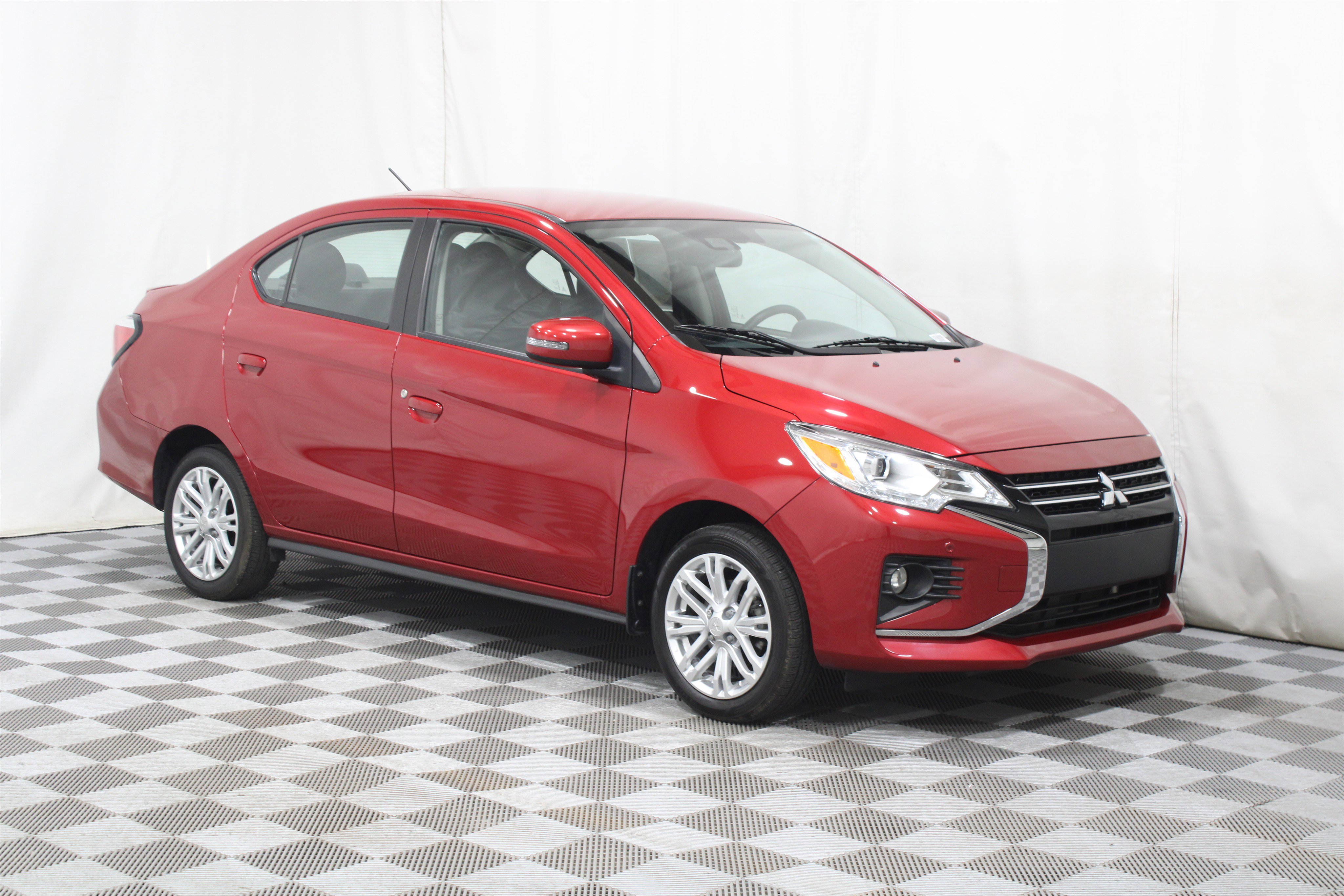 2024 Mitsubishi Mirage G4 SE's photo