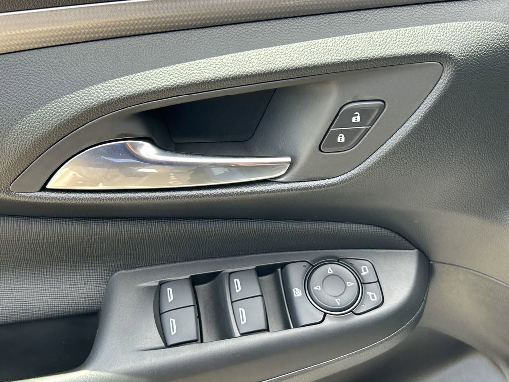 2025 Buick Envista Avenir photo 18