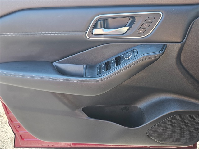 2023 Nissan Rogue Platinum photo 25