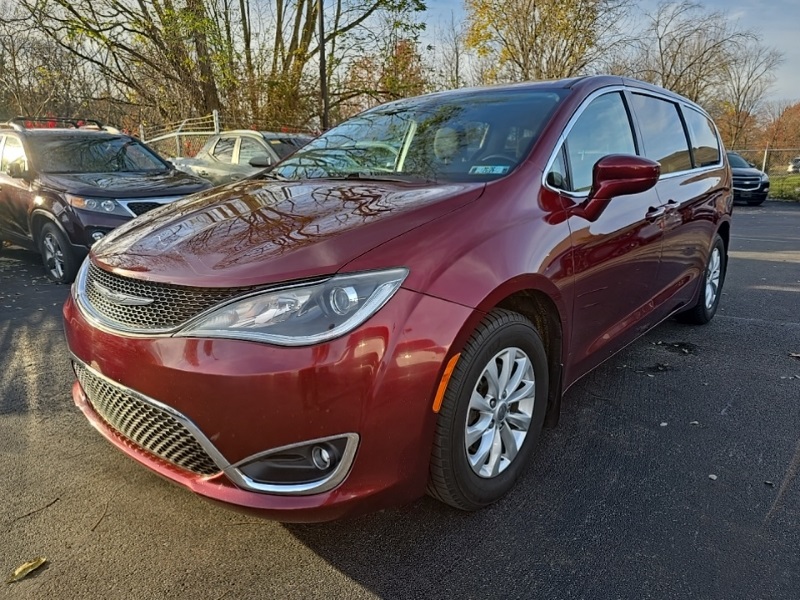 2019 Chrysler Pacifica Touring Plus photo 3