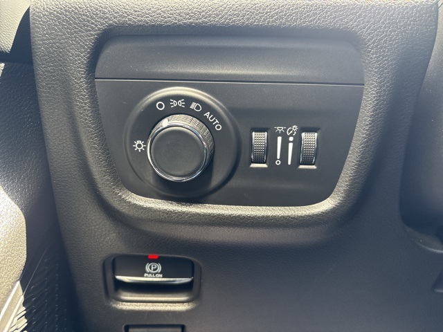 2023 Jeep Grand Cherokee Altitude photo 13