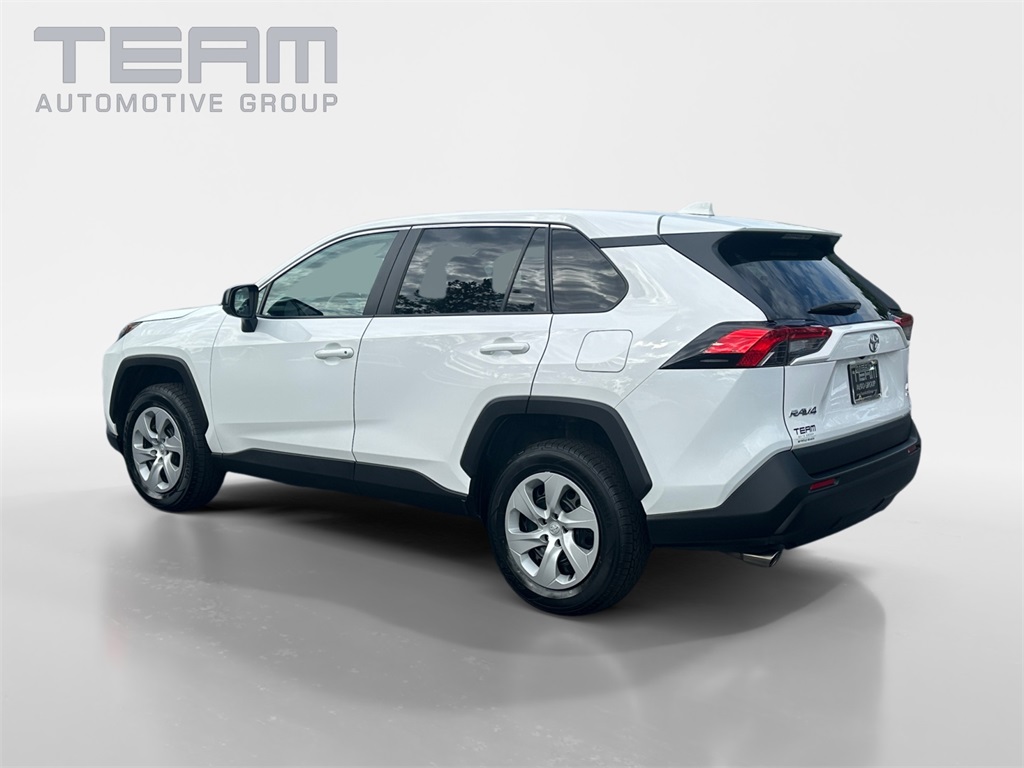 2024 Toyota RAV4 LE photo 5