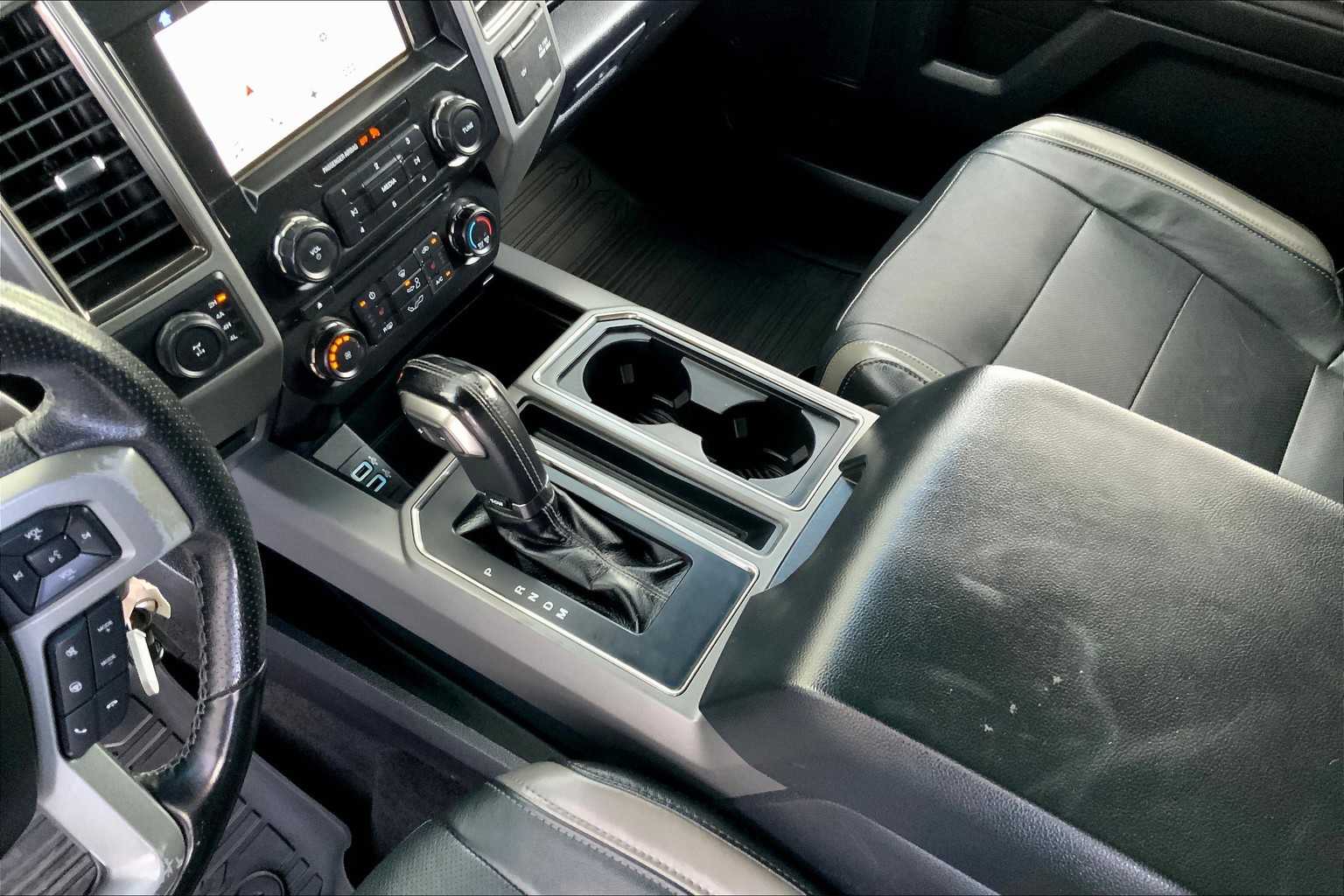 2017 Ford F-150 Raptor photo 14