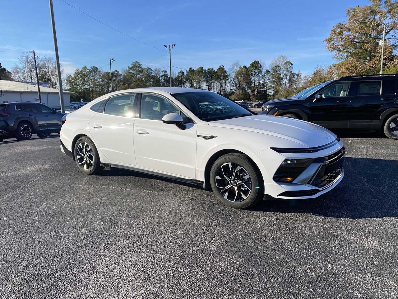 2025 Hyundai Sonata SEL's photo