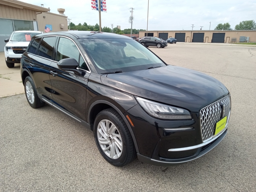 2023 Lincoln Corsair Standard photo 3