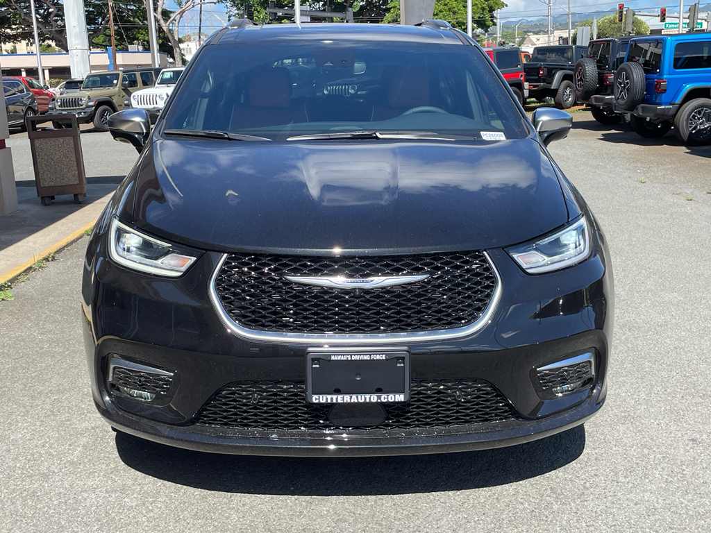 2026 Chrysler Pacifica Pinnacle's photo