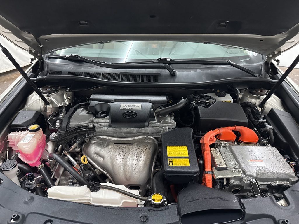 2014 Toyota Camry Hybrid LE photo 27