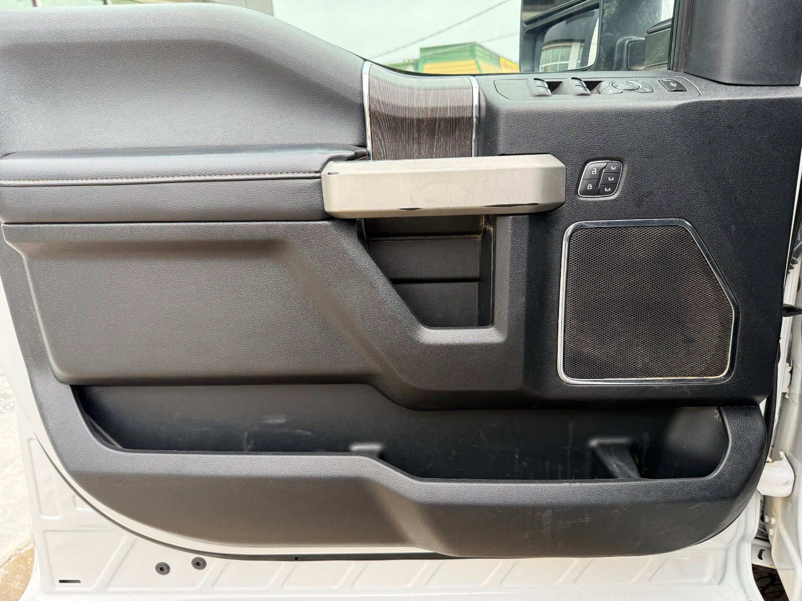 2020 Ford F-250 Lariat photo 9