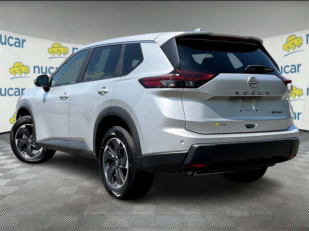 2024 Nissan Rogue SV photo 3