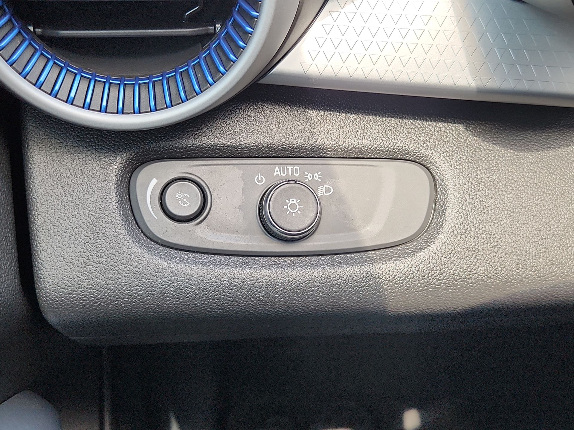 2024 Chevrolet Trax LS photo 15