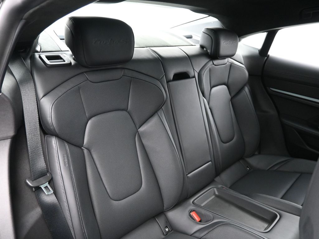 2023 Porsche Taycan Turbo S photo 11