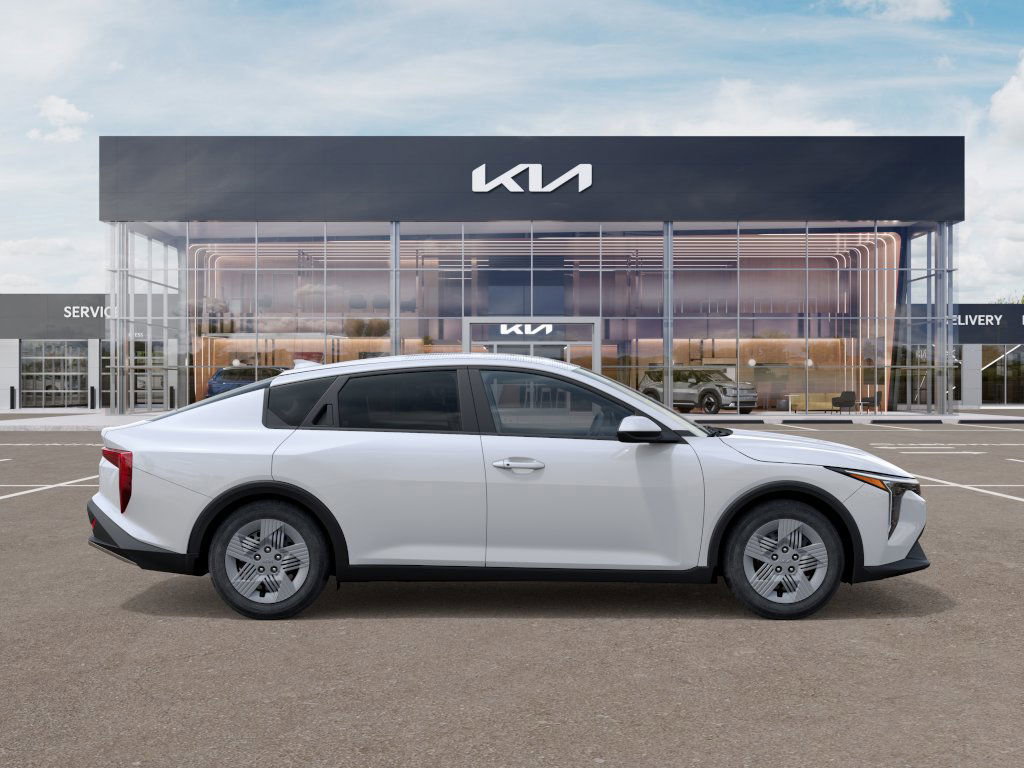 2025 Kia K4 LX photo 8
