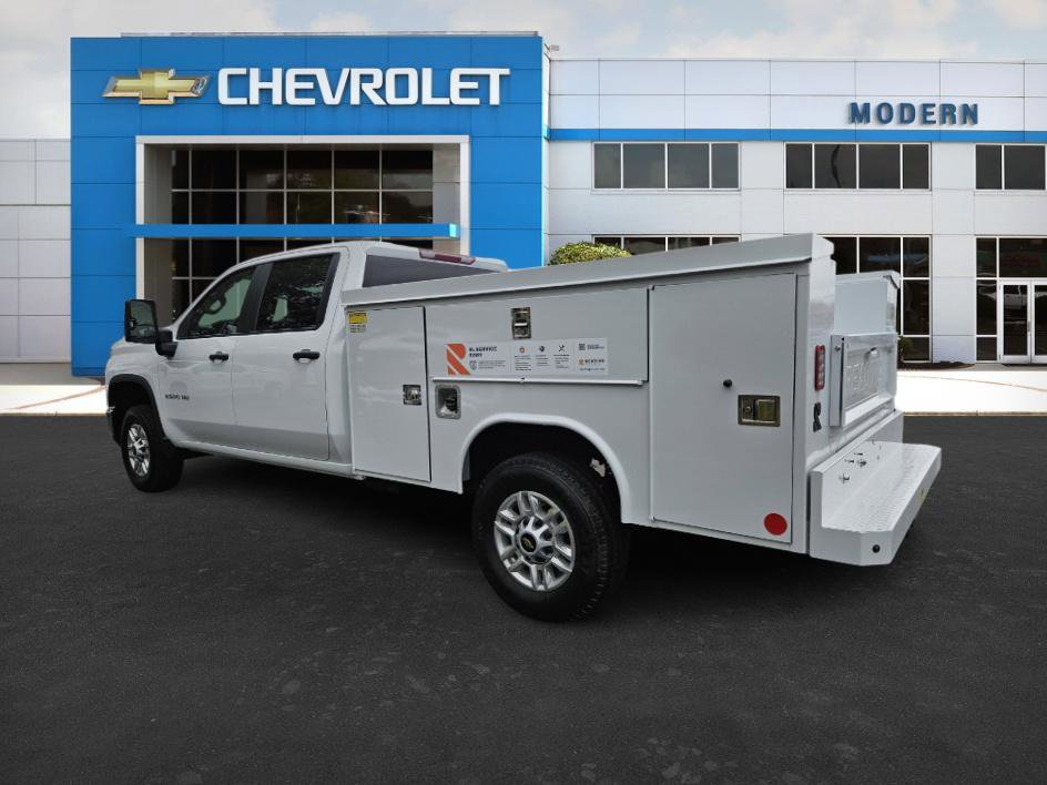 2025 Chevrolet Silverado 2500HD photo 3