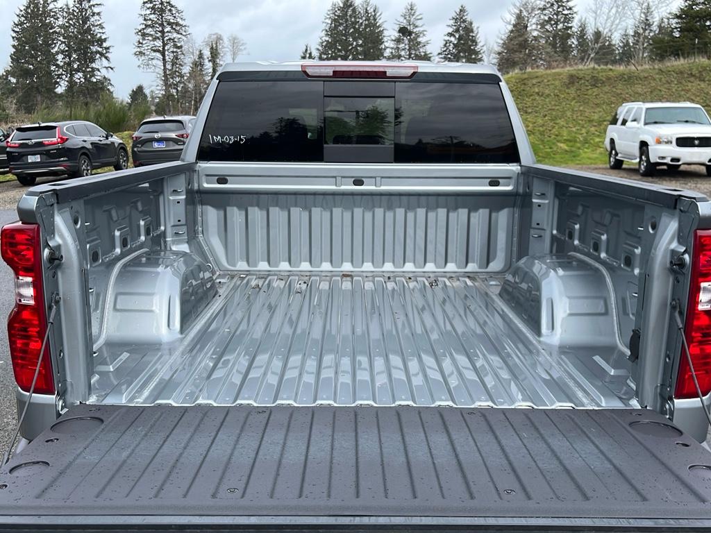 2025 Chevrolet Silverado LT photo 19
