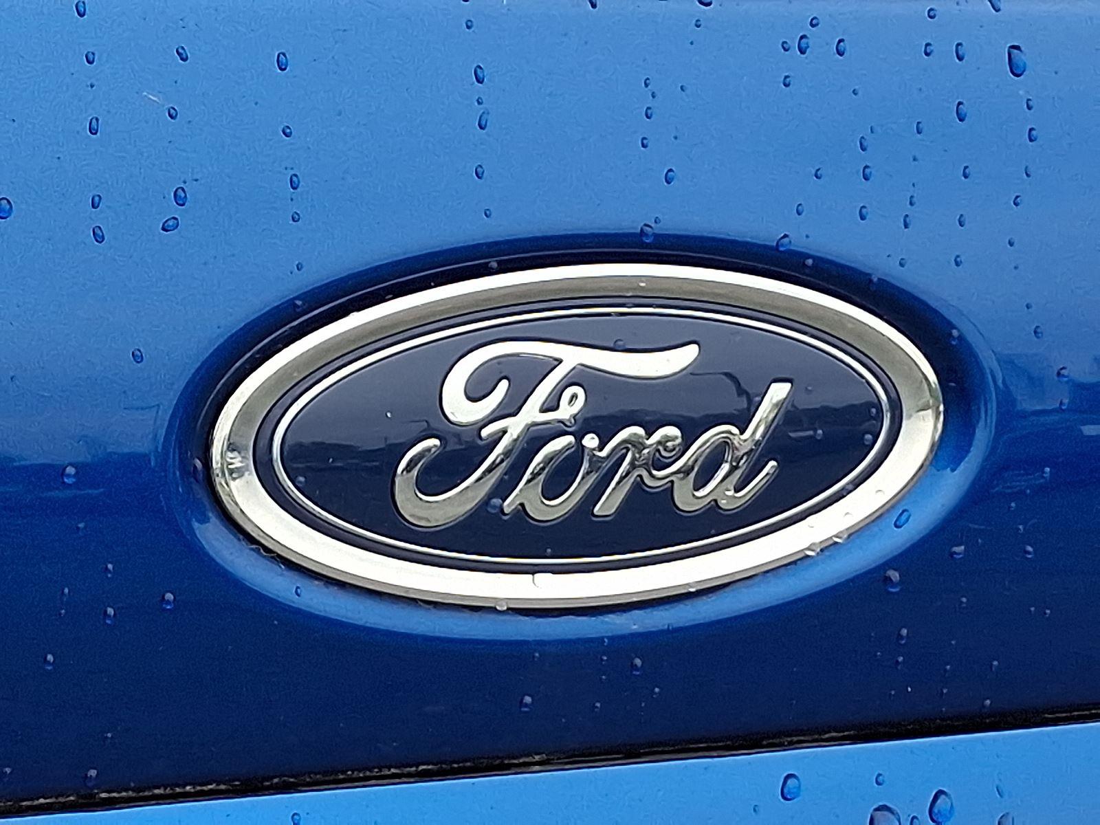 2021 Ford EcoSport S photo 19