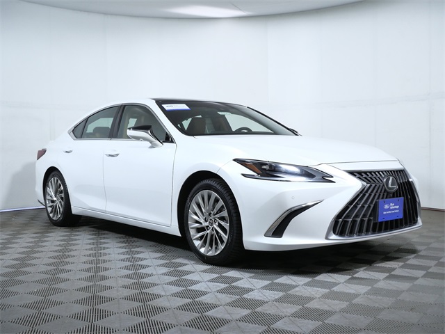 2022 Lexus ES 350 Ultra Luxury's photo