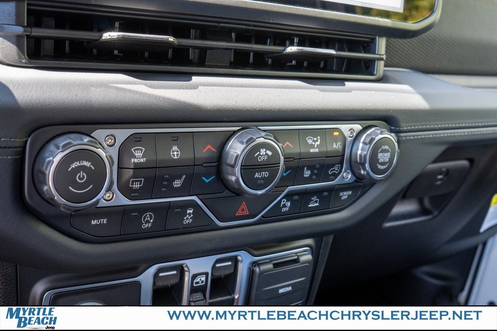 2025 Jeep Wrangler Rubicon X photo 23