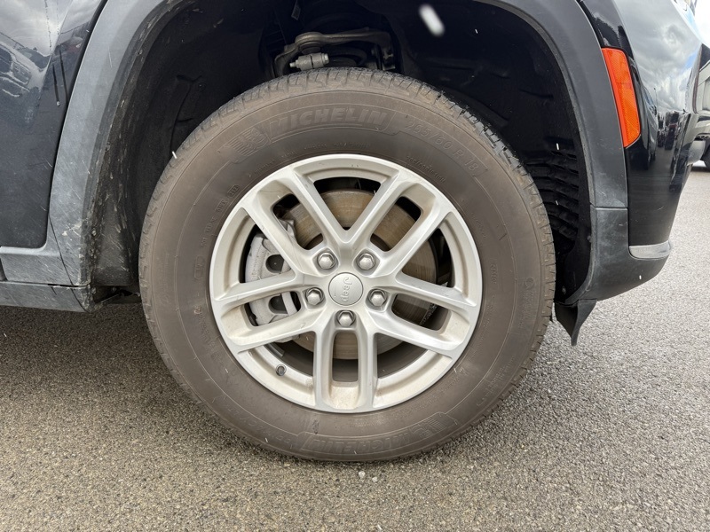 2024 Jeep Grand Cherokee Laredo photo 4