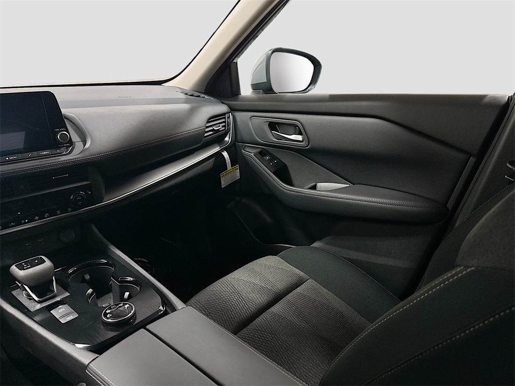 2026 Nissan Rogue SV photo 8