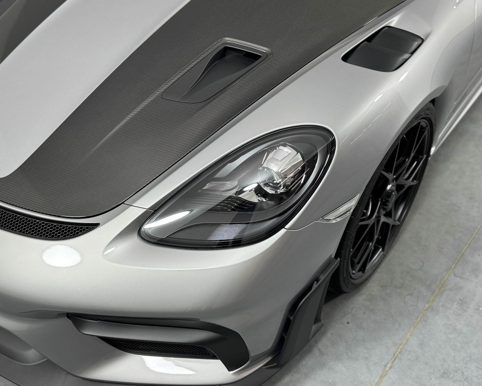 2024 Porsche Cayman GT4 RS photo 35