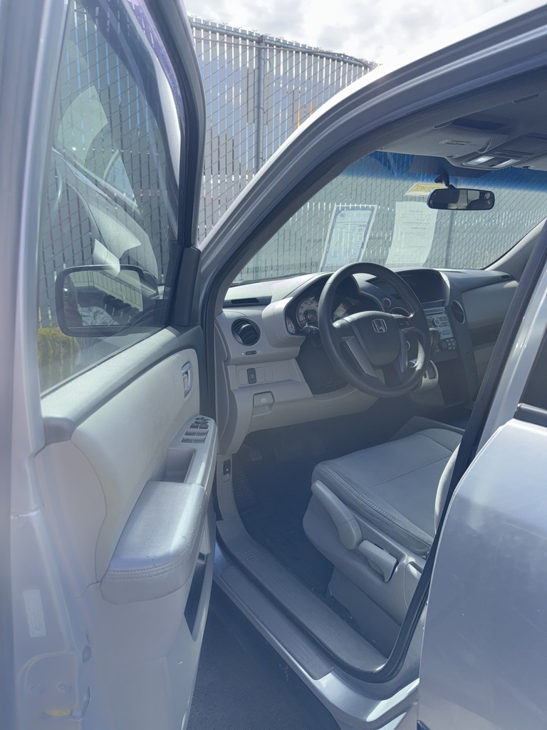 2011 Honda Pilot LX photo 3