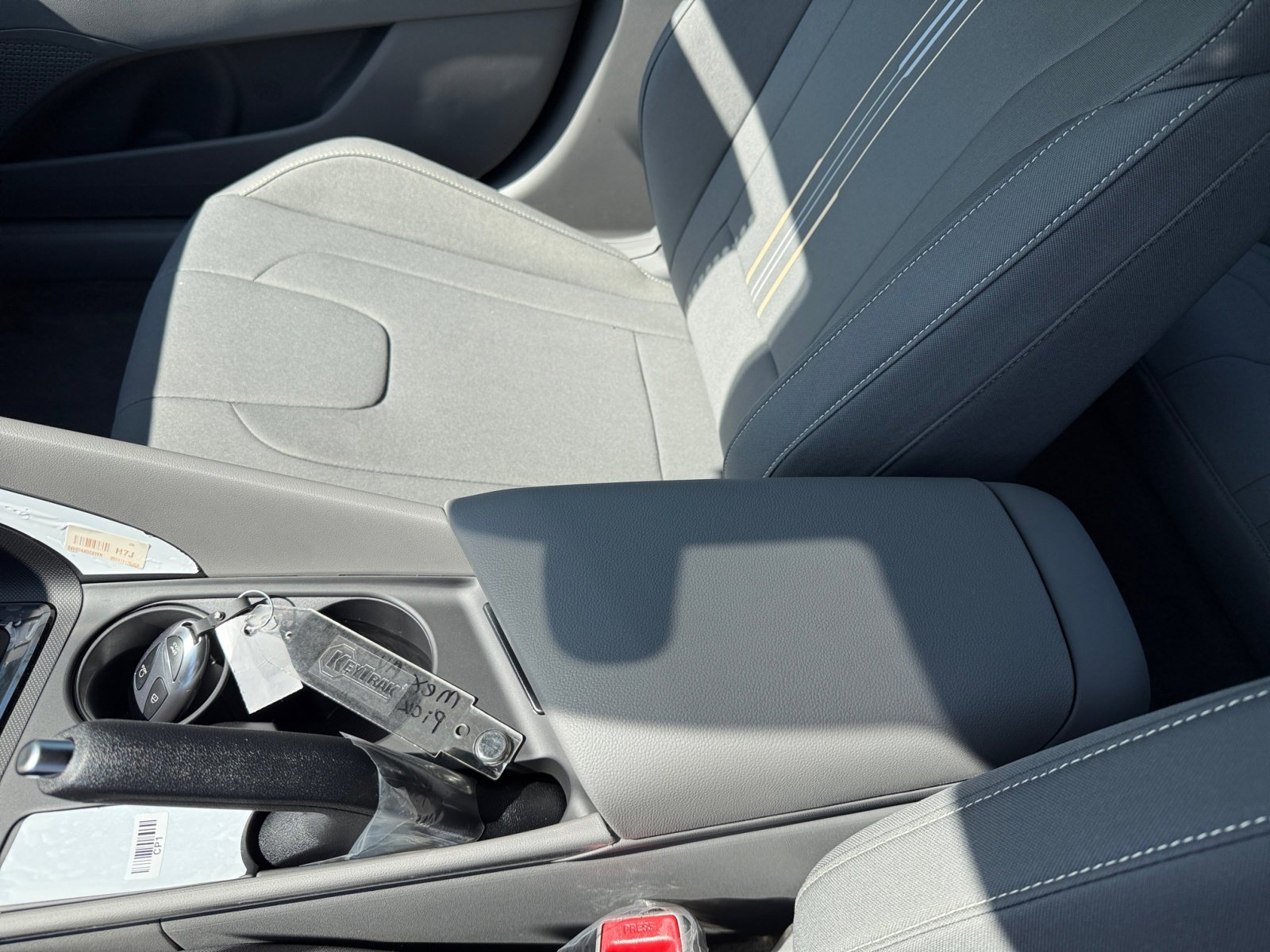 2025 Hyundai Elantra SEL Sport photo 14