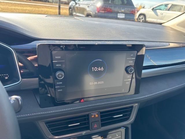 2025 Volkswagen Taos SE photo 28