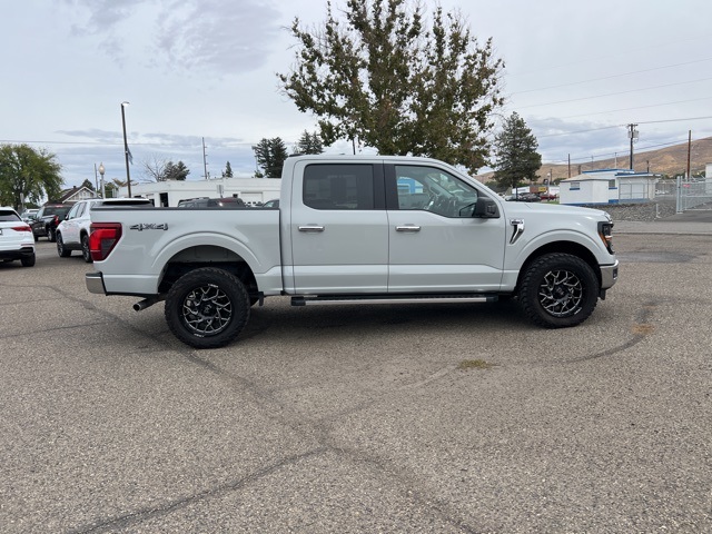 2024 Ford F-150 XLT photo 2
