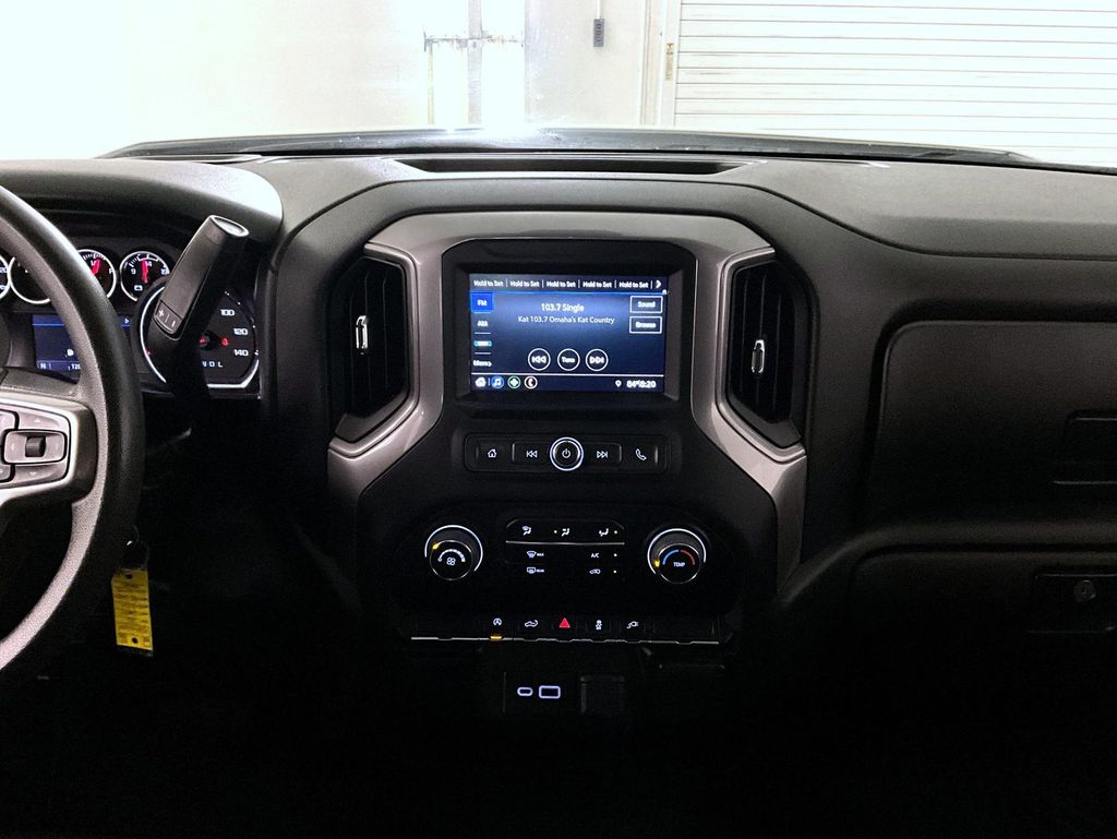 2022 Chevrolet Silverado 1500 Custom photo 12