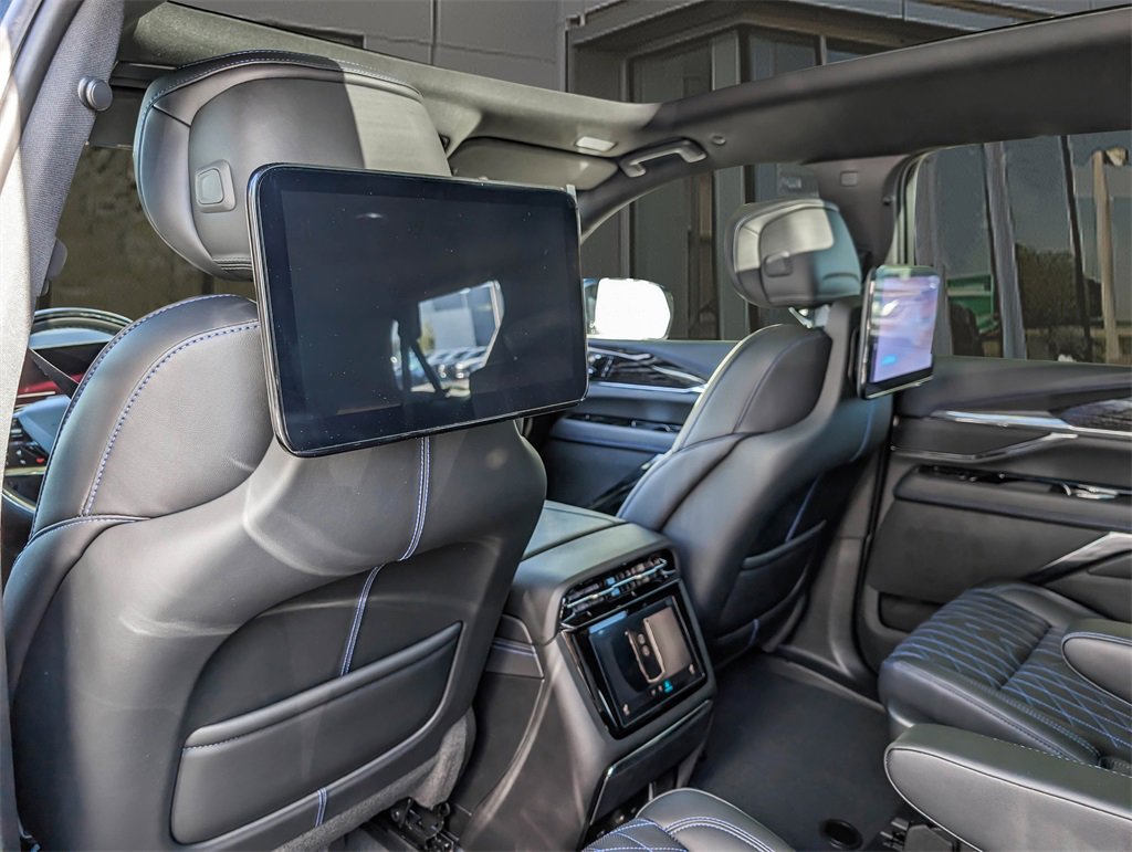 2026 Cadillac Escalade Sport photo 11