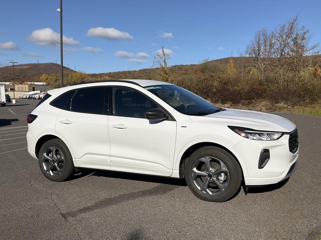 2023 Ford Escape ST-Line's photo