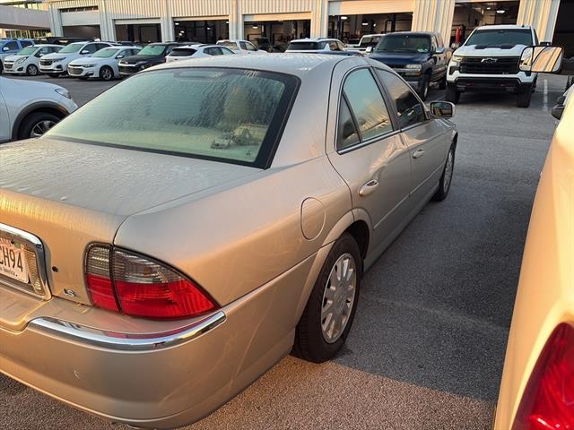 2005 Lincoln LS photo 4